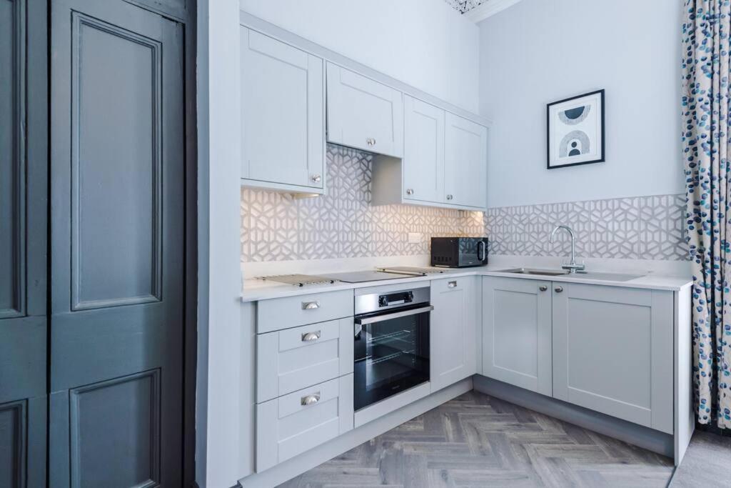Apartment Supersized In *