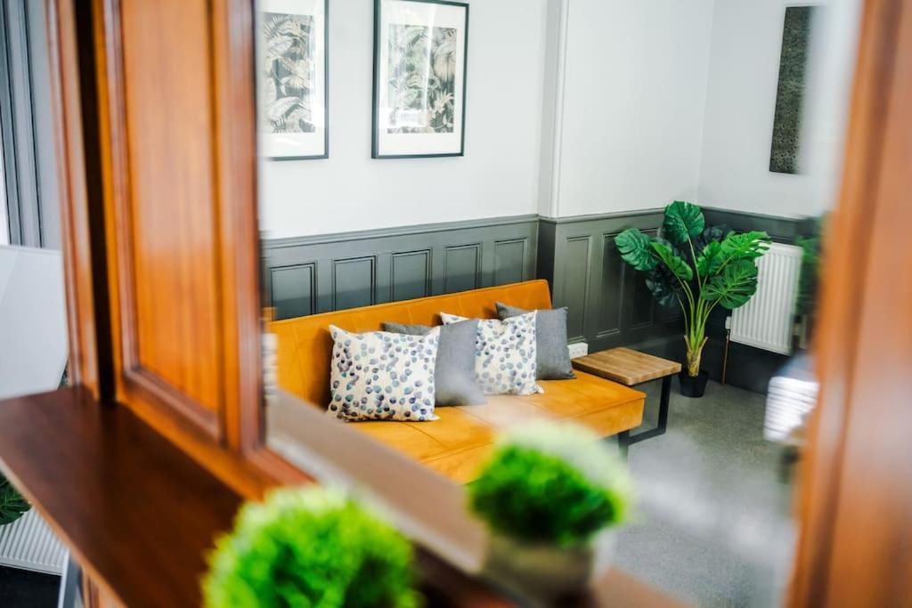 Apartment Supersized In Chester